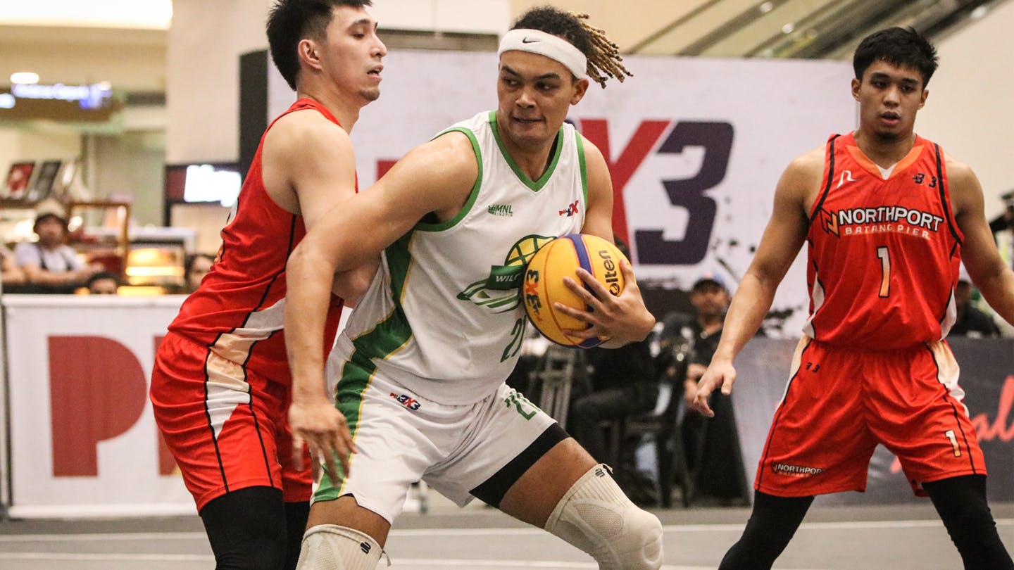 Rookie Keith Datu gets welcome-to-the-PBA bumps, tips from Rain or Shine veteran big